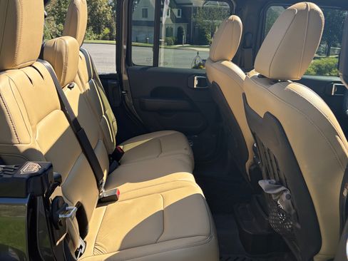 Used 2018 Jeep Wrangler Unlimited Rubicon AWD/4WD image 6