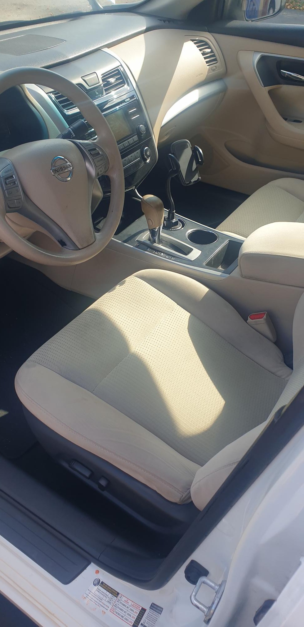 Used 2015 Nissan Altima 2.5 S w/ Power Driver Seat Package FWD image 2