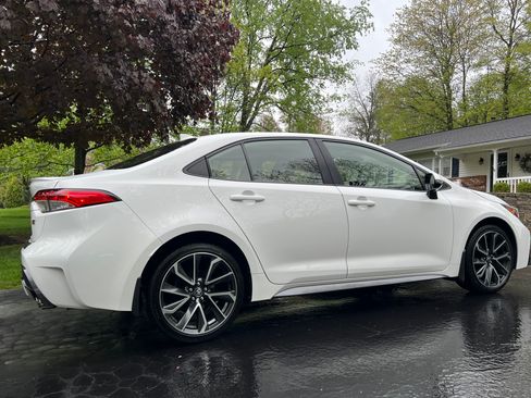 Used 2020 Toyota Corolla SE FWD image 2