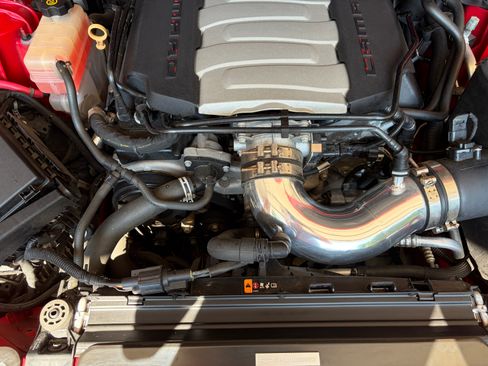 Used 2019 Chevrolet Camaro SS RWD image 4
