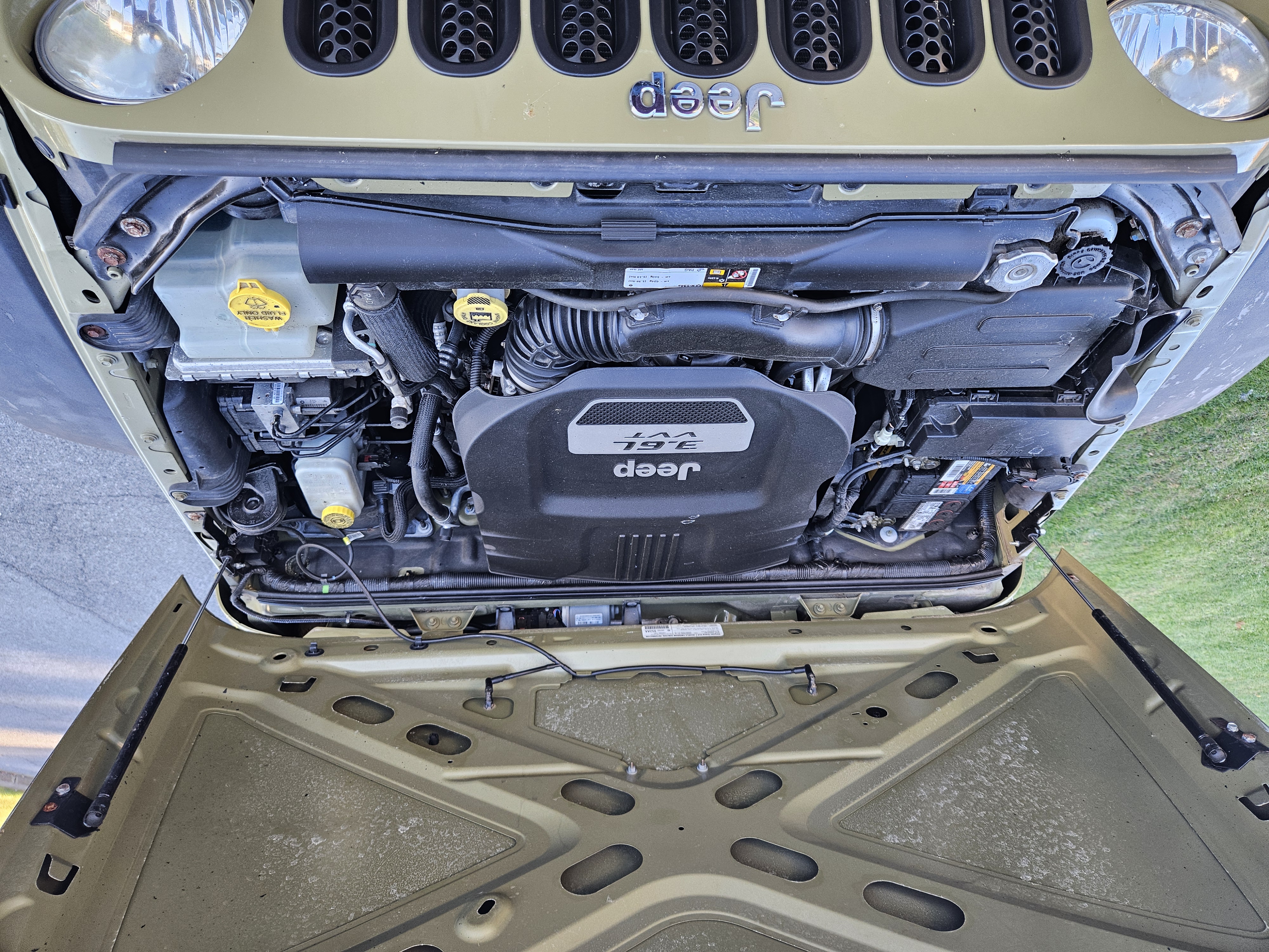 Used 2013 Jeep Wrangler Unlimited Sport AWD/4WD image 10