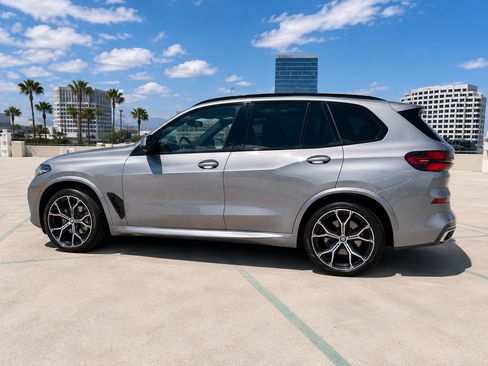 Used 2024 BMW X5 sDrive40i w/ M Sport Package RWD image 4