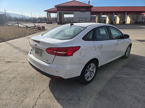 Used 2016 Ford Focus SE w/ Reverse Sensing Package image 8