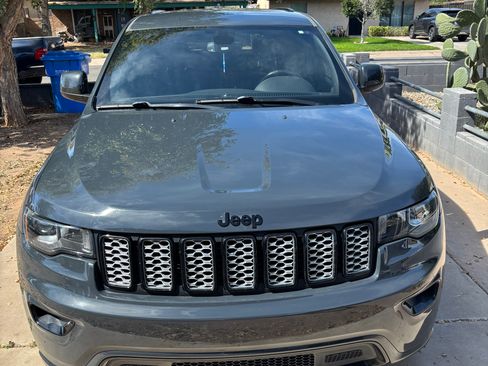 Used 2018 Jeep Grand Cherokee Altitude image 1