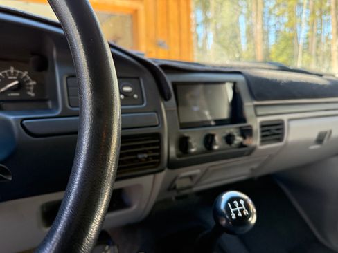 Used 1996 Ford F250 Short Bed image 2