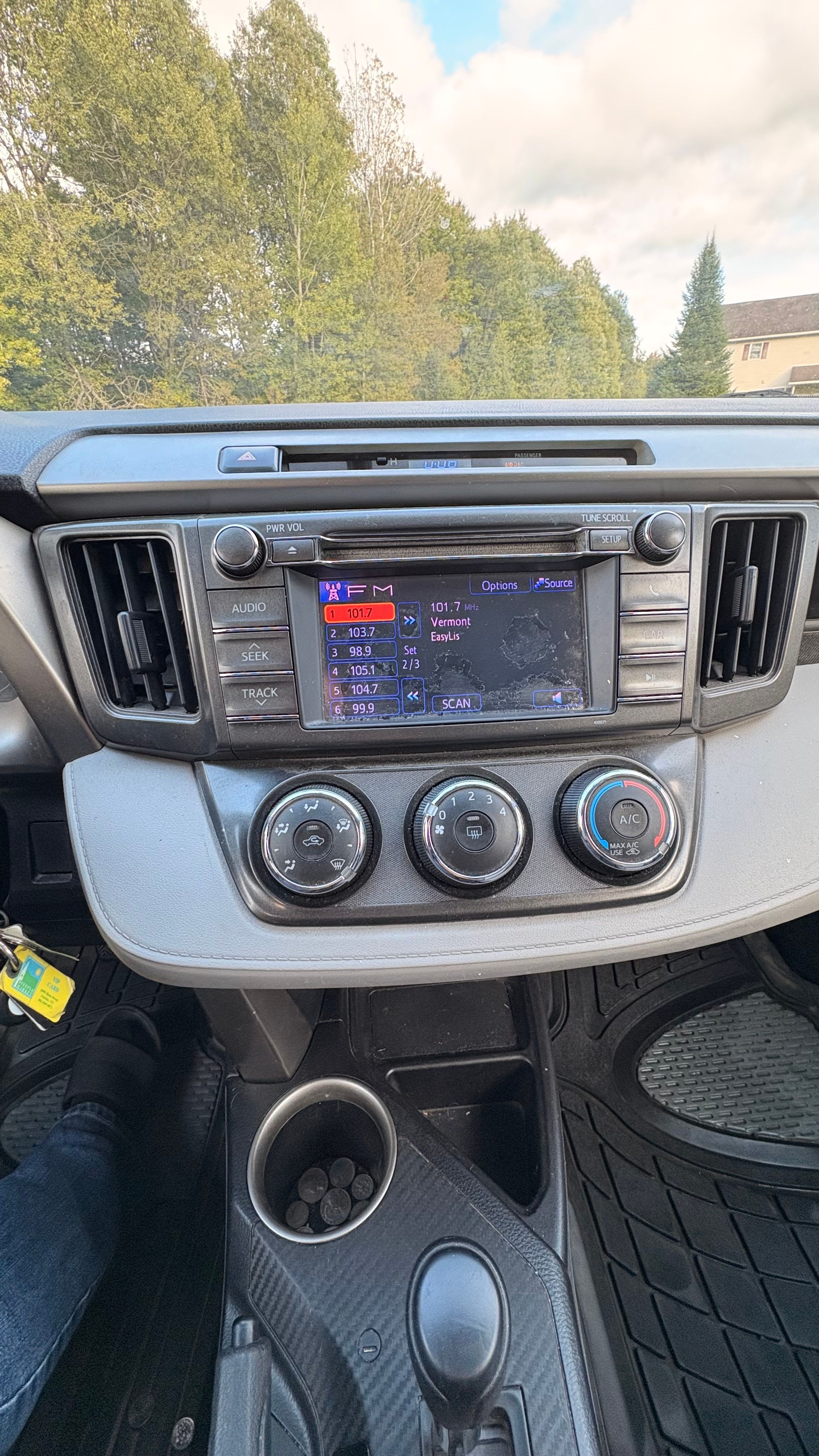 Used 2013 Toyota RAV4 LE AWD/4WD image 22