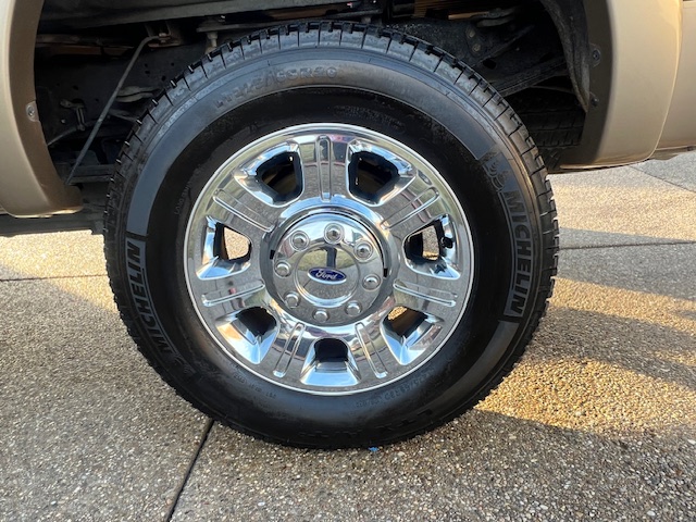 Used 2013 Ford F350 Lariat w/ Lariat Ultimate Pkg AWD/4WD image 4