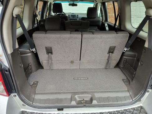 Used 2012 Nissan Pathfinder S image 9