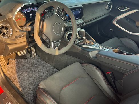 Used 2019 Chevrolet Camaro ZL1 RWD image 13