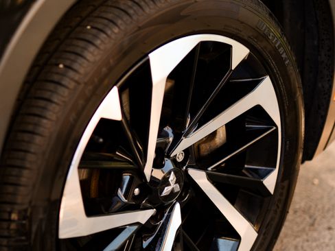 Used 2022 Mitsubishi Outlander SE AWD/4WD image 5