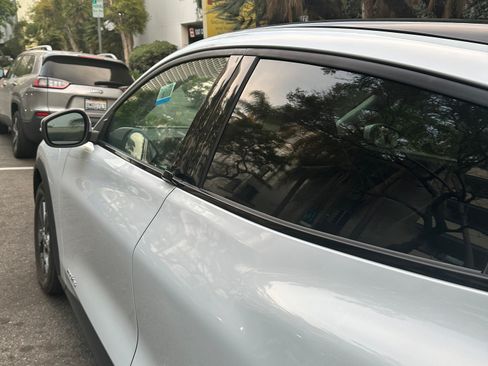 Used 2022 Ford Mustang Mach-E Select image 6