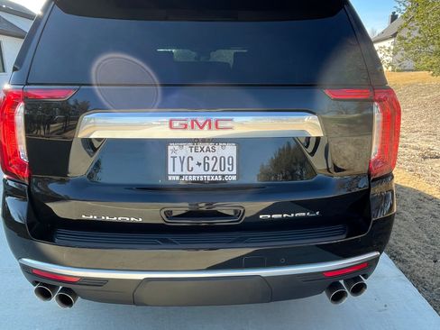 Used 2024 GMC Yukon Denali w/ Advanced Technology Package image 5