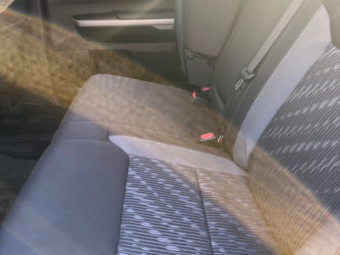 Used 2021 Toyota Tundra 4x4 CrewMax image 10