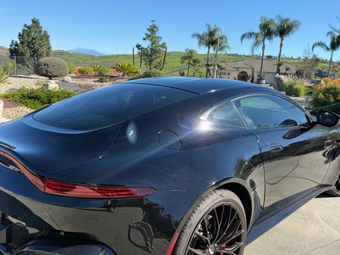 Used 2022 Aston Martin V8 Vantage Coupe image 9