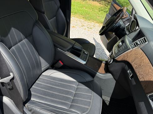 Used 2015 Mercedes-Benz GL 450 4MATIC image 5