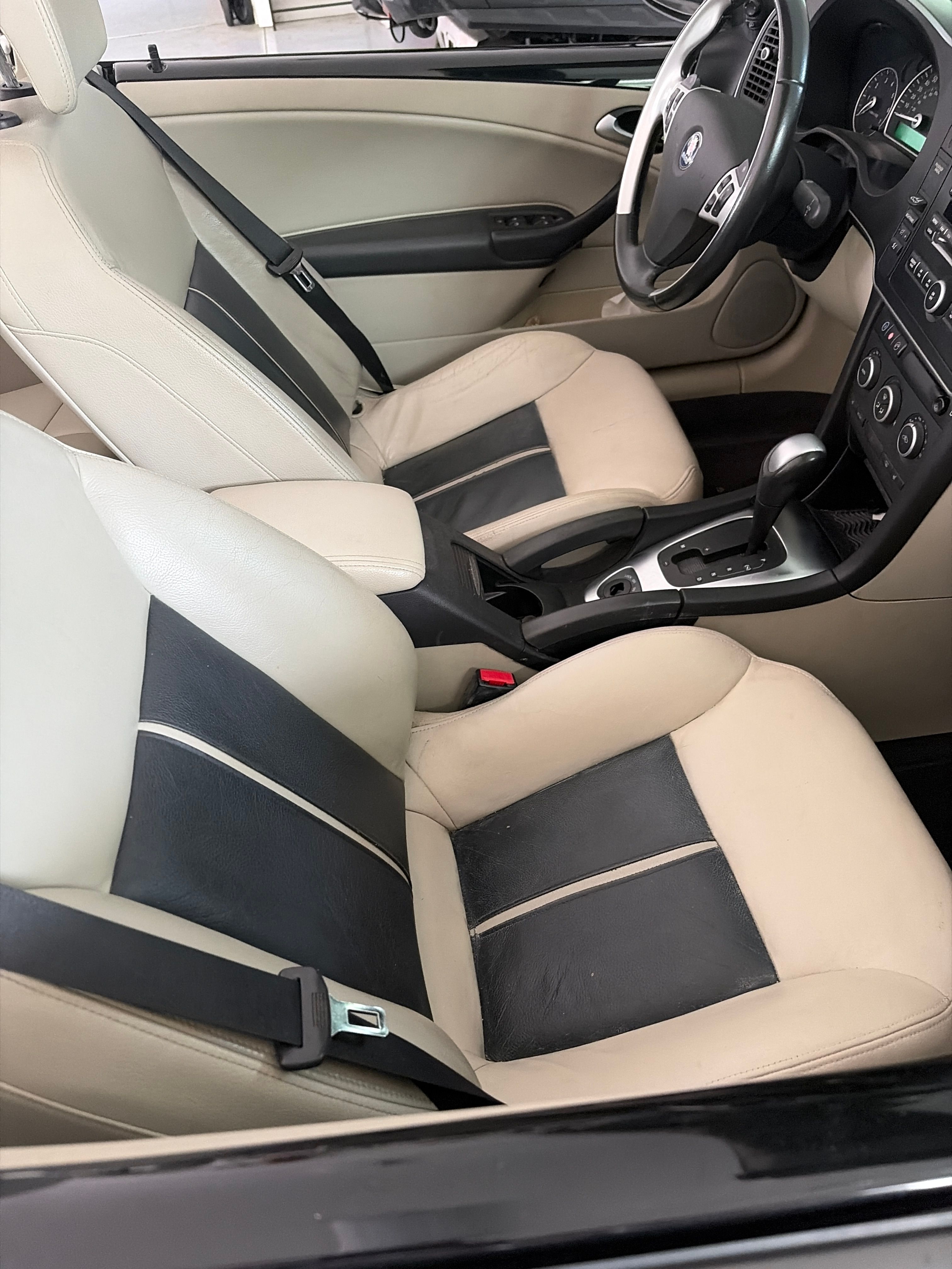Used 2008 Saab 9-3 Aero w/ Touring Package FWD image 4