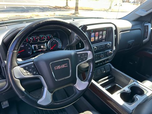 Used 2018 GMC Sierra 1500 SLT image 11