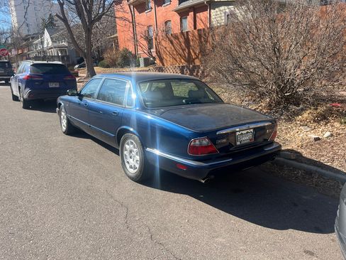 Used 1998 Jaguar XJ8 RWD image 4