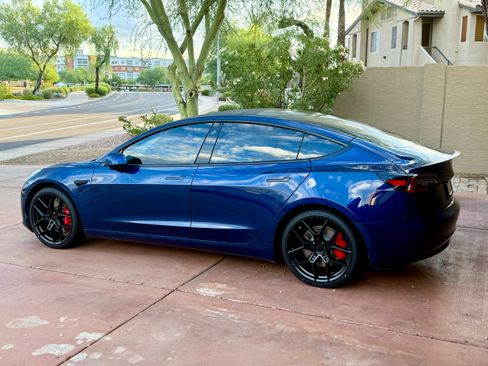 Used 2022 Tesla Model 3 Performance image 2