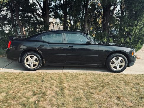 Used 2009 Dodge Charger SXT image 2