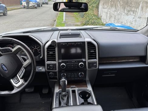 Used 2018 Ford F150 Lariat w/ Equipment Group 502A Luxury image 12