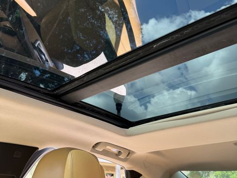 Used 2013 Cadillac XTS Premium image 10