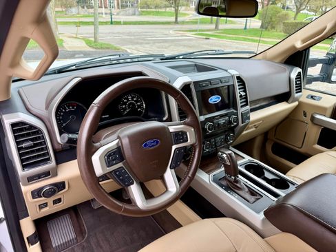 Used 2020 Ford F150 Lariat image 10