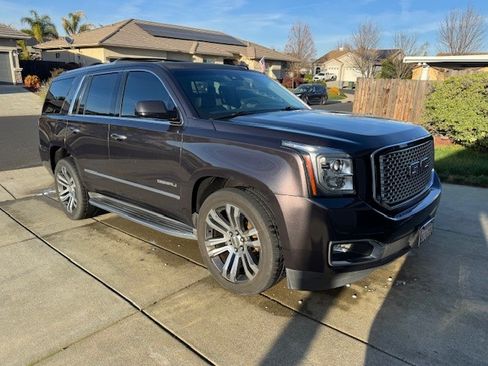 Used 2017 GMC Yukon Denali w/ Open Road Package image 4