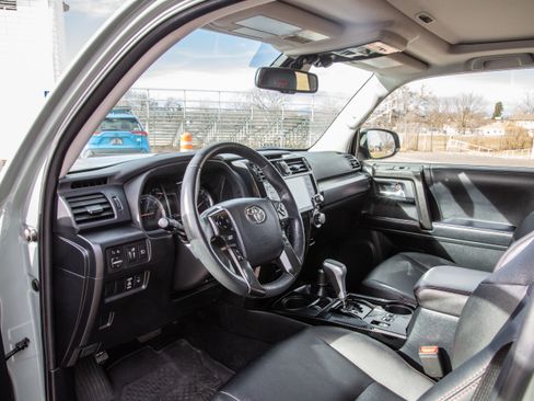 Used 2023 Toyota 4Runner TRD Off-Road Premium image 6