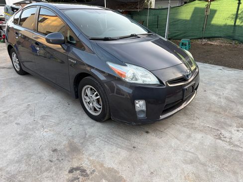 Used 2010 Toyota Prius Five FWD image 1