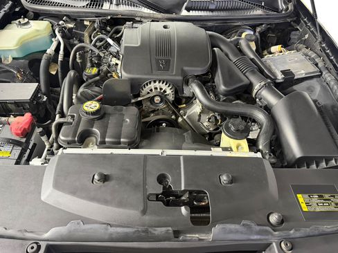 Used 2008 Lincoln Town Car Signature Limited image 16