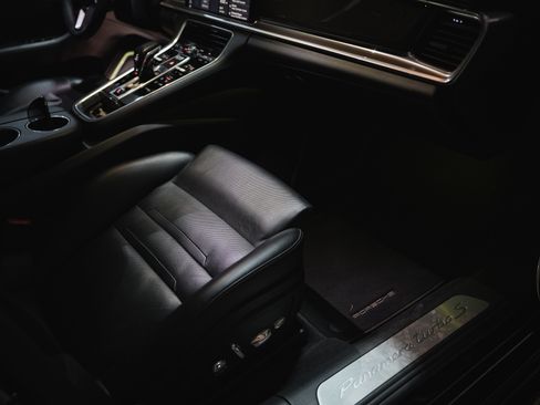 Used 2019 Porsche Panamera Turbo S AWD/4WD image 26