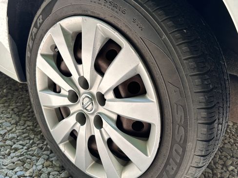 Used 2014 Nissan Sentra SV w/ SV Driver Package FWD image 10