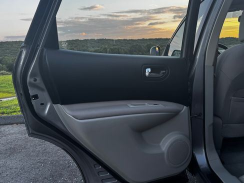 Used 2013 Nissan Rogue S FWD image 15