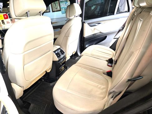 Used 2018 BMW X5 sDrive35i w/ Lighting Package image 2