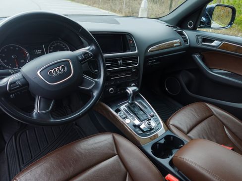 Used 2017 Audi Q5 2.0T Premium Plus w/ Technology Package image 13