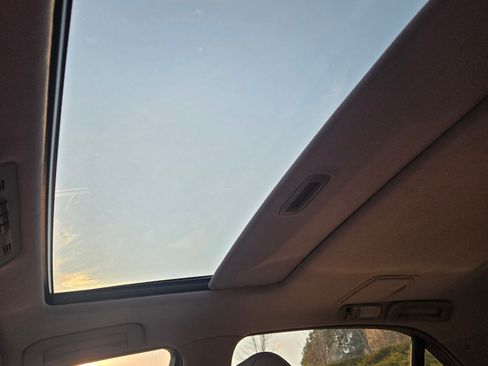 Used 2005 Lexus LS 430 image 10