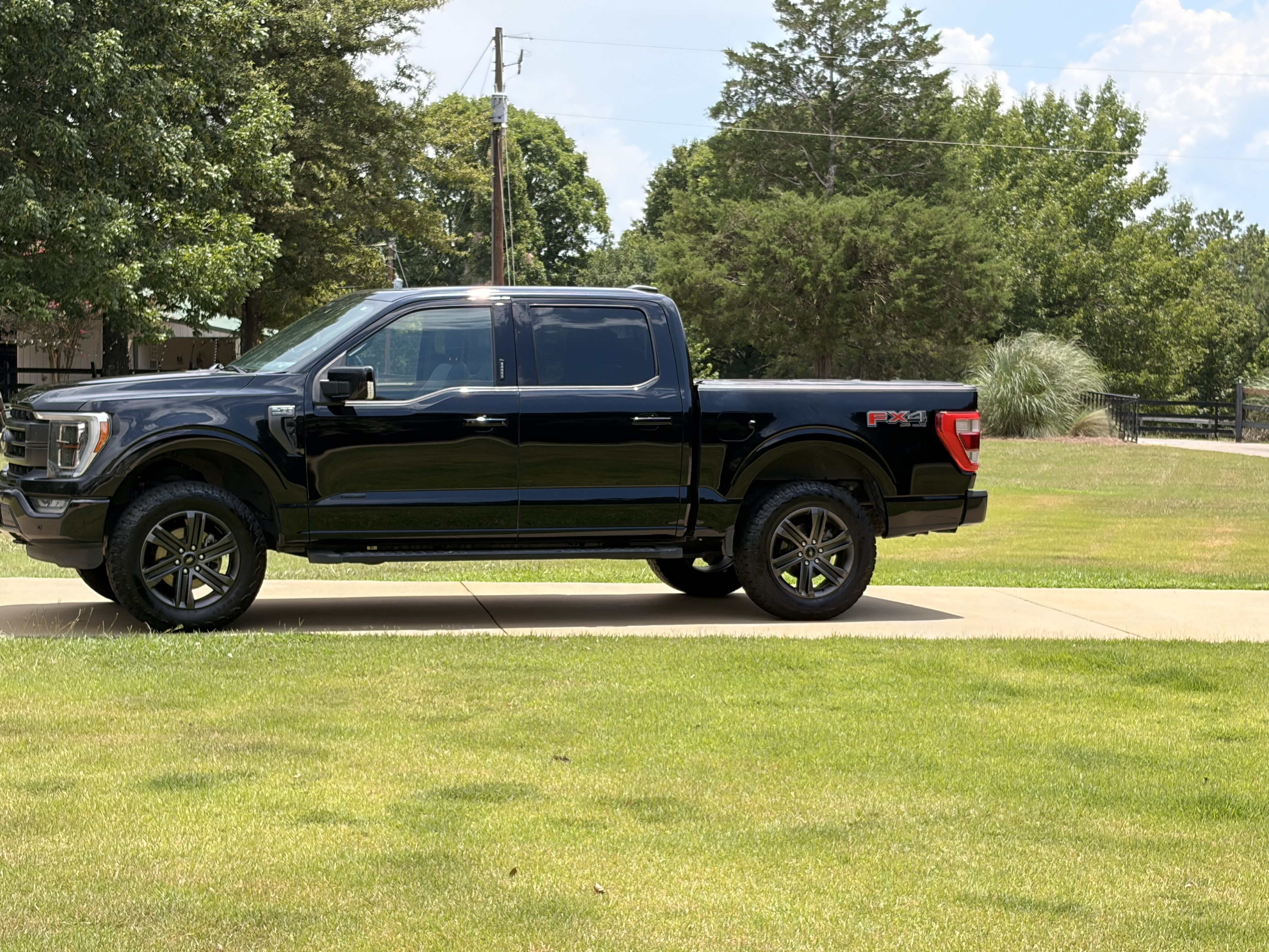Used 2022 Ford F150 Lariat w/ Equipment Group 502A High AWD/4WD image 1