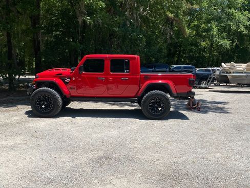 Used 2021 Jeep Gladiator Sport image 20