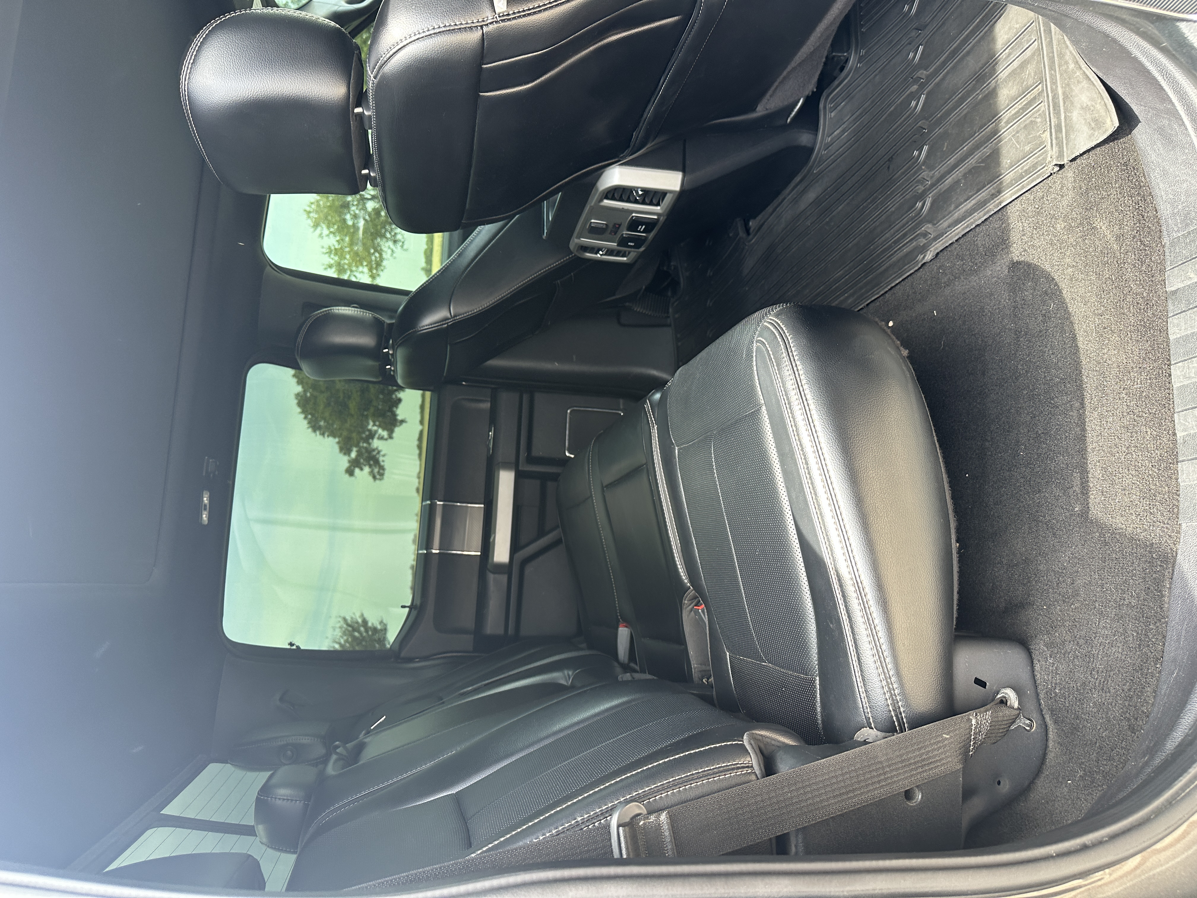 Used 2018 Ford F150 Lariat w/ Equipment Group 502A Luxury AWD/4WD image 15