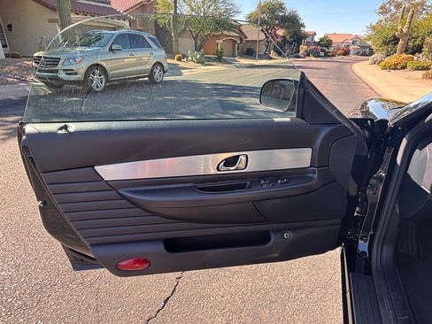 Used 2003 Ford Thunderbird image 12