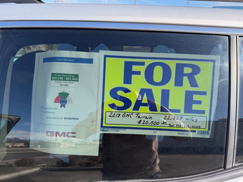 Used 2018 GMC Terrain SLE w/ Driver Convenience Package image 1