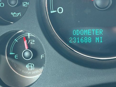 Used 2013 Chevrolet Silverado 2500 LTZ w/ LTZ Plus Package image 12
