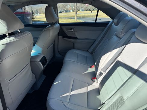 Used 2017 Toyota Camry XLE w/ Moonroof Package image 5