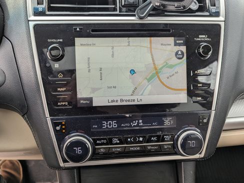 Used 2018 Subaru Outback 2.5i Premium image 11