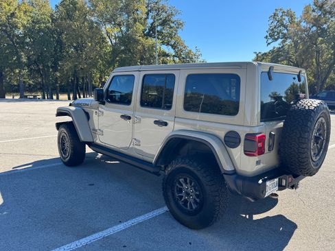 Used 2022 Jeep Wrangler Unlimited Rubicon w/ Trailer Tow Package image 5