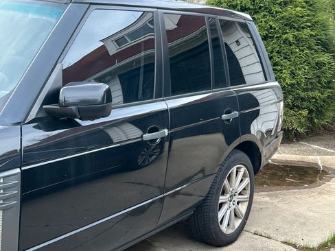 Used 2011 Land Rover Range Rover Supercharged image 2