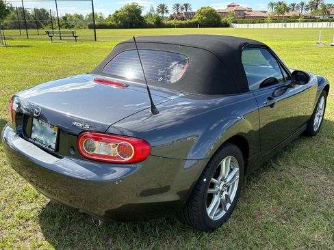 Used 2014 MAZDA MX-5 Miata Sport image 11