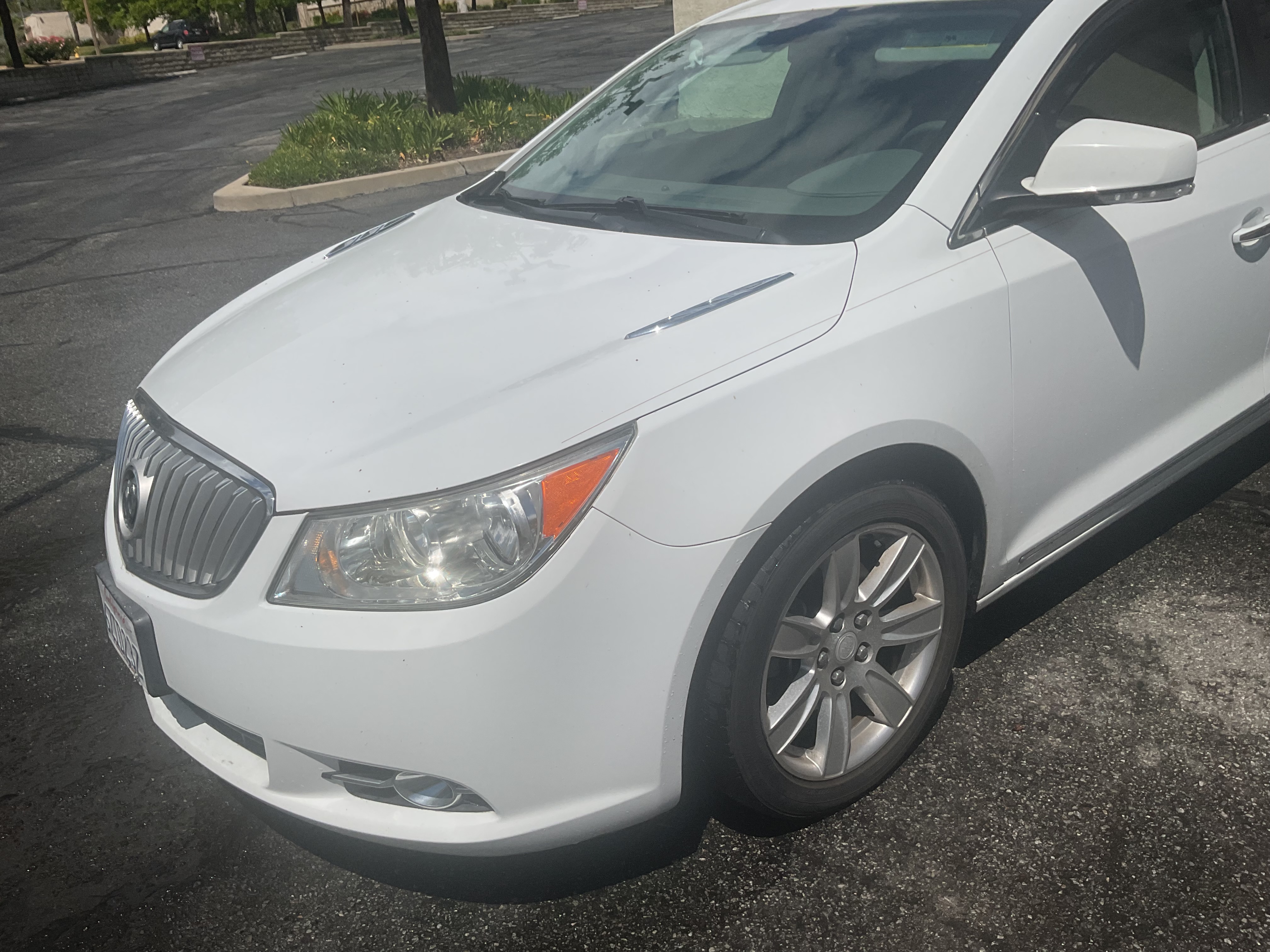 Used 2011 Buick LaCrosse CXL FWD image 2