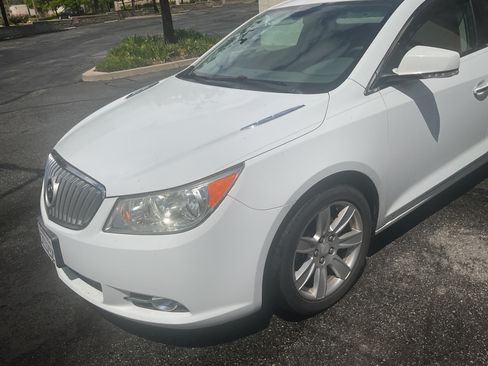 Used 2011 Buick LaCrosse CXL image 2
